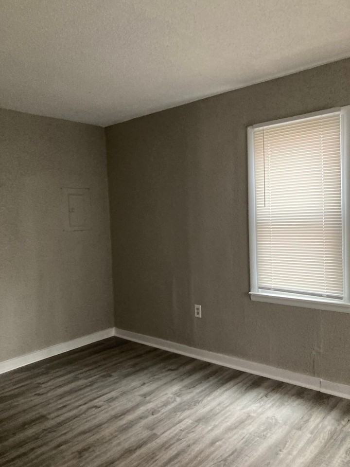 1604 East Kirk Street - Photo 5 of 10