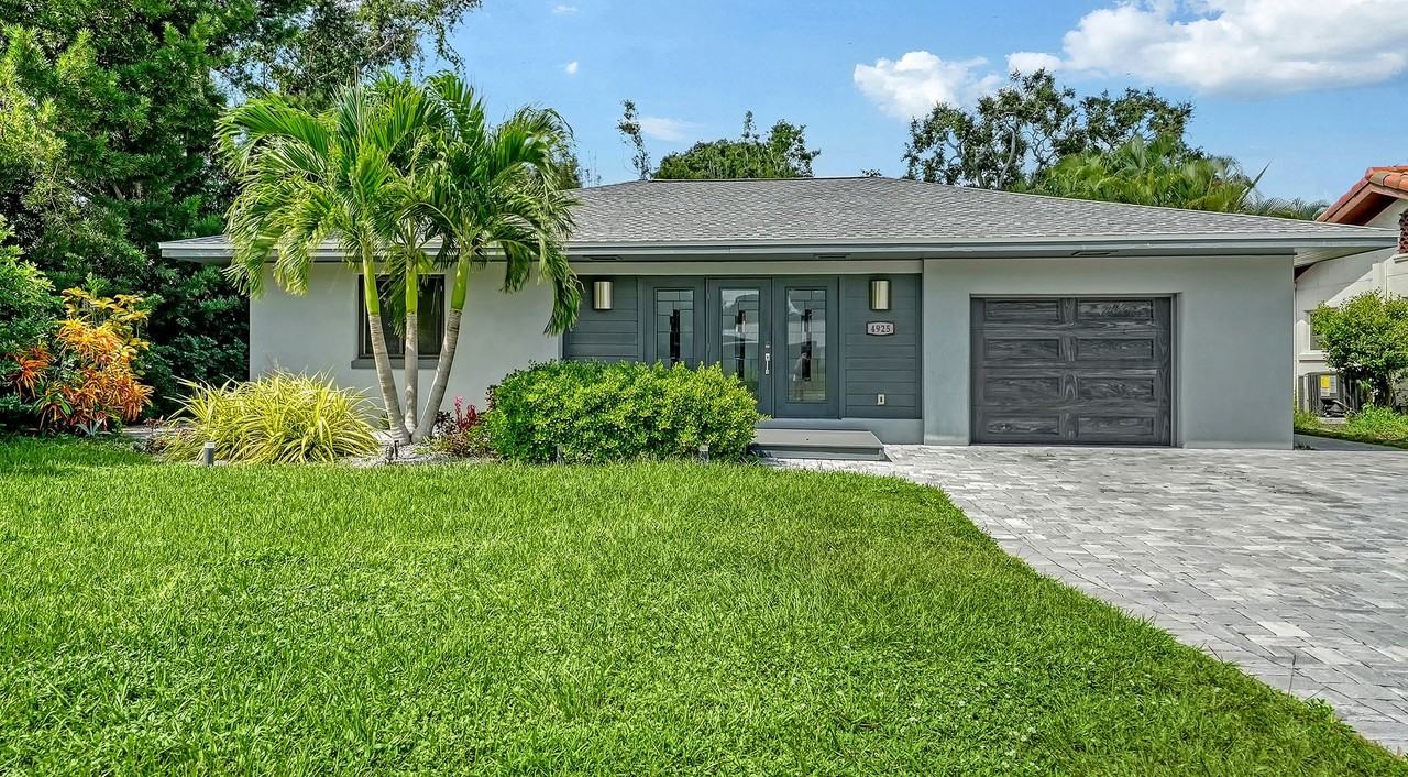 4925 Bay Shore Road - Photo 2 of 25