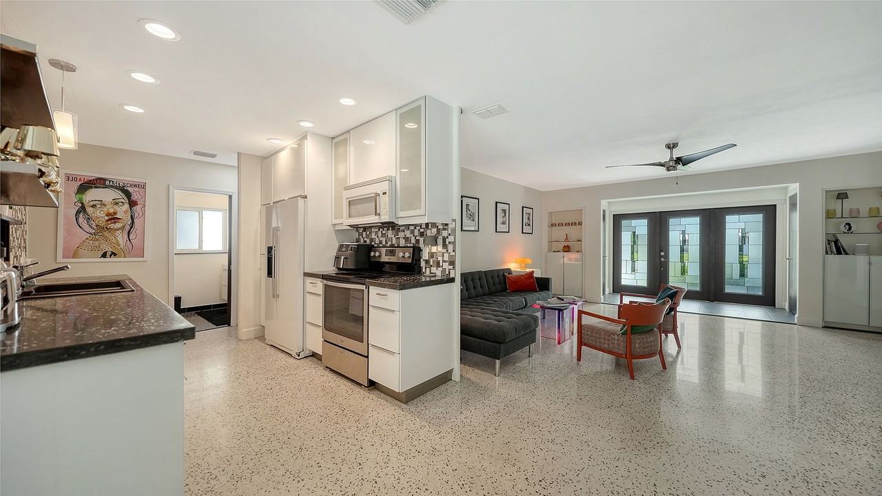 4925 Bay Shore Road - Photo 7 of 25