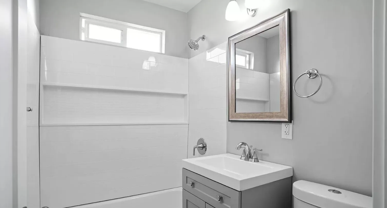 4725 Iroquois Avenue - Photo 5 of 10