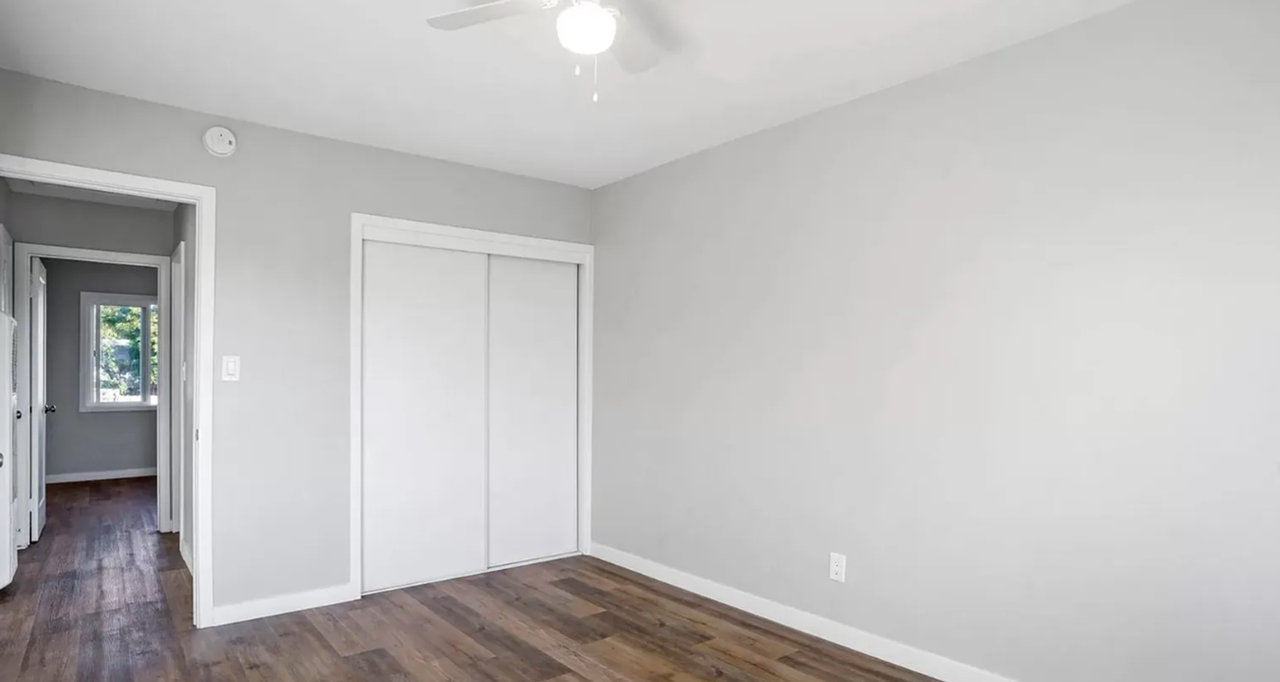 4725 Iroquois Avenue - Photo 6 of 10