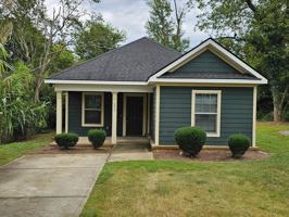 featured image of 602 E Hampton St