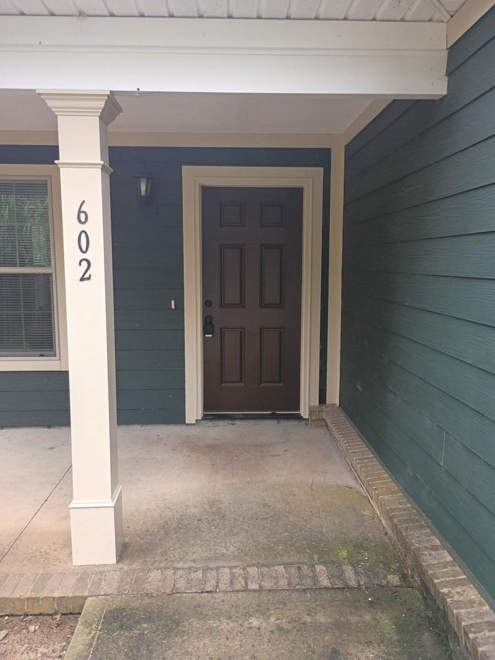 602 E Hampton St - Photo 2 of 25