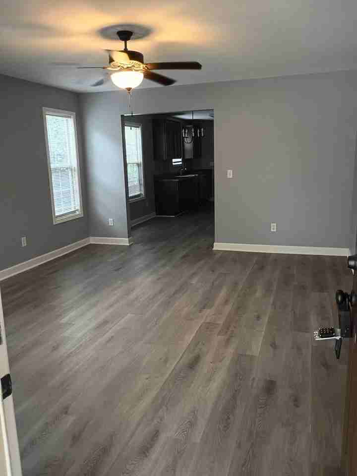 602 E Hampton St - Photo 3 of 25