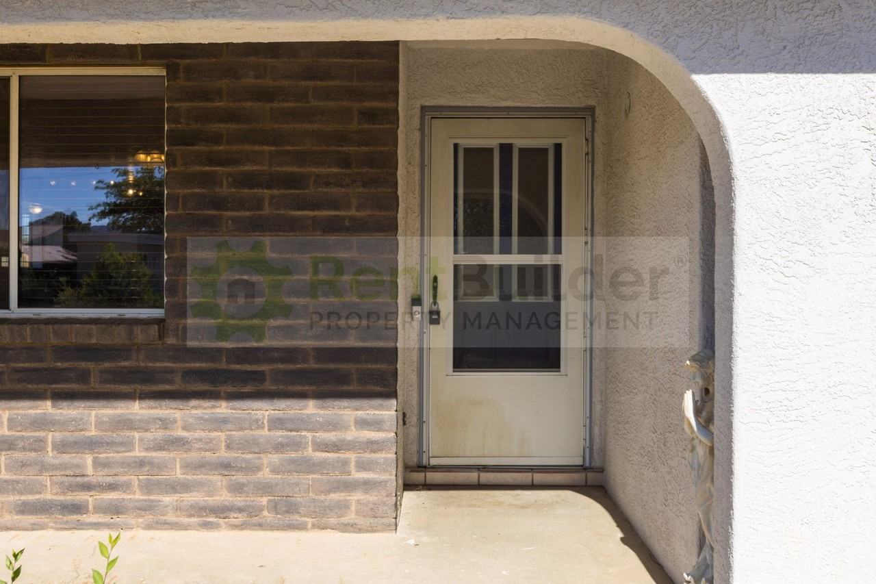 12905 Marble Ave Ne - Photo 2 of 23