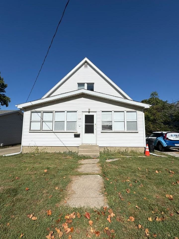 340 East Baker Street - Photo 2 of 16