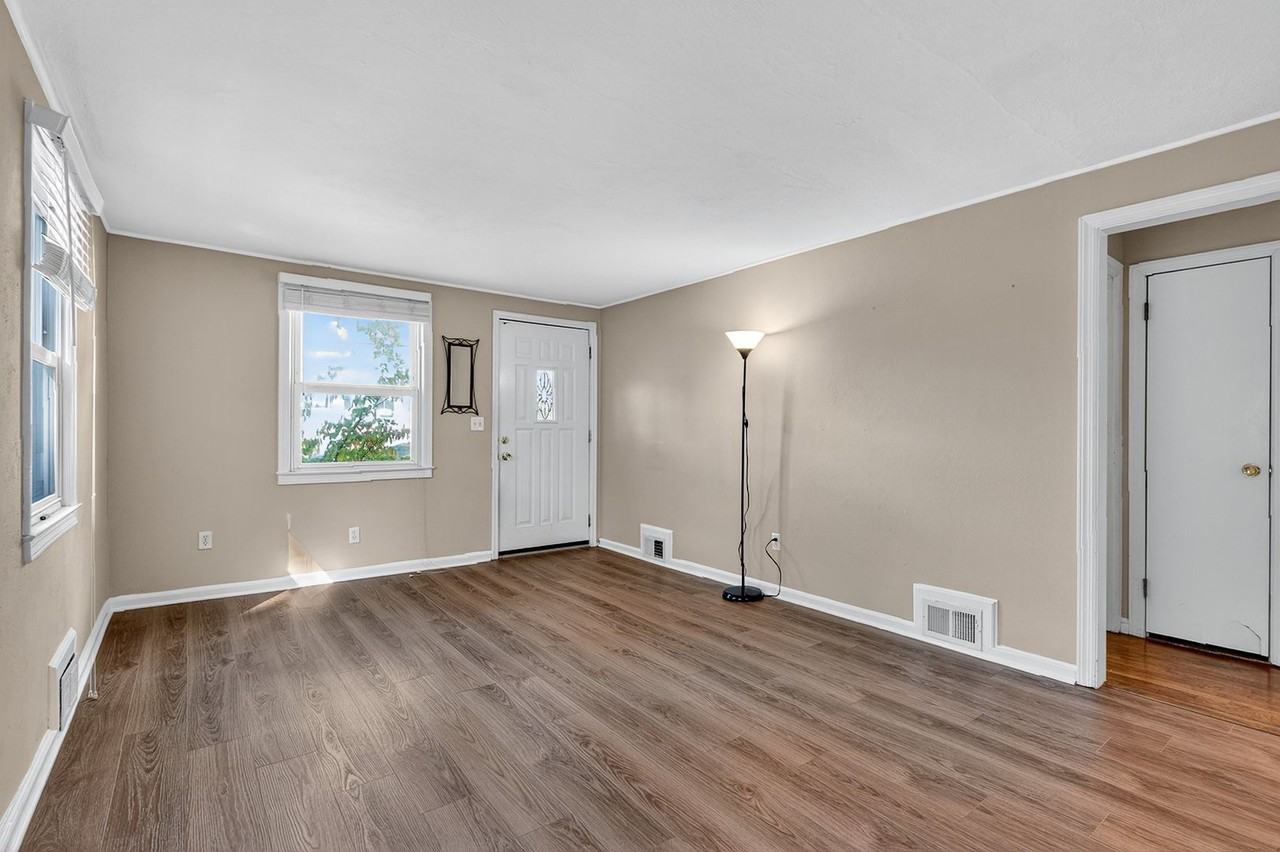 128 South Ave - Photo 7 of 26