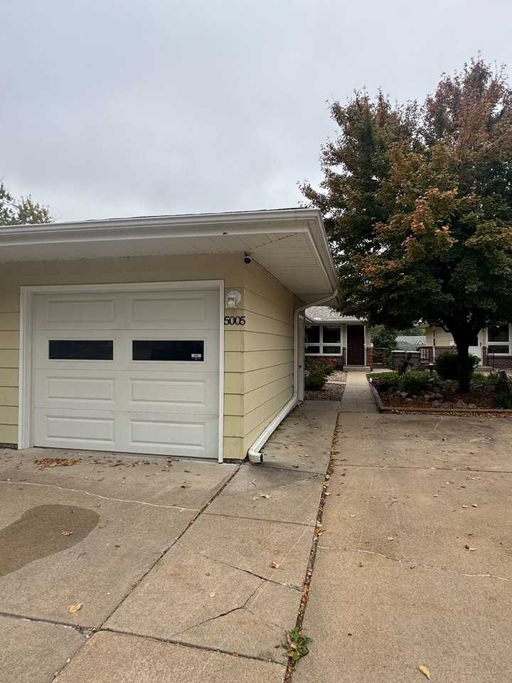 5005 Meredeth Street - Photo 3 of 22