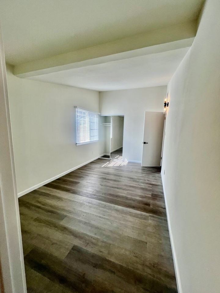 13631 Goldenwest St - Photo 3 of 15