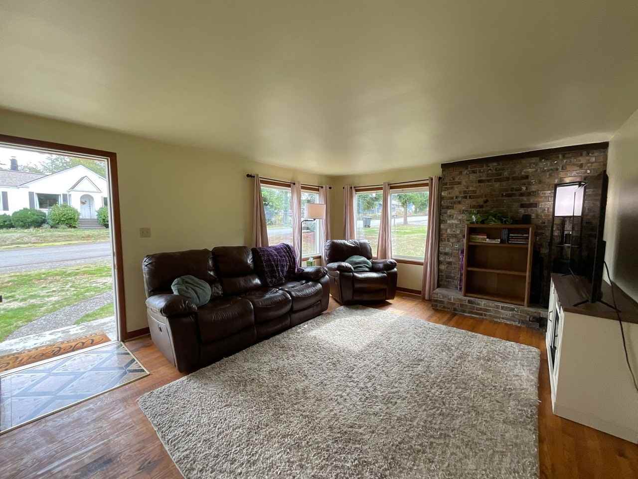 1417 Boundary St - Photo 6 of 32