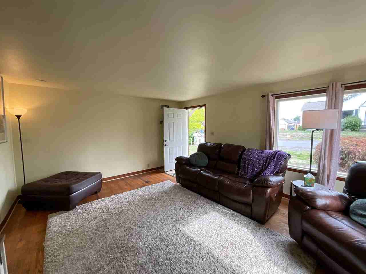 1417 Boundary St - Photo 7 of 32