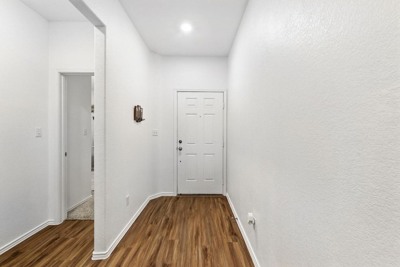 112 Cherry Ridge Rd - Photo 4 of 34