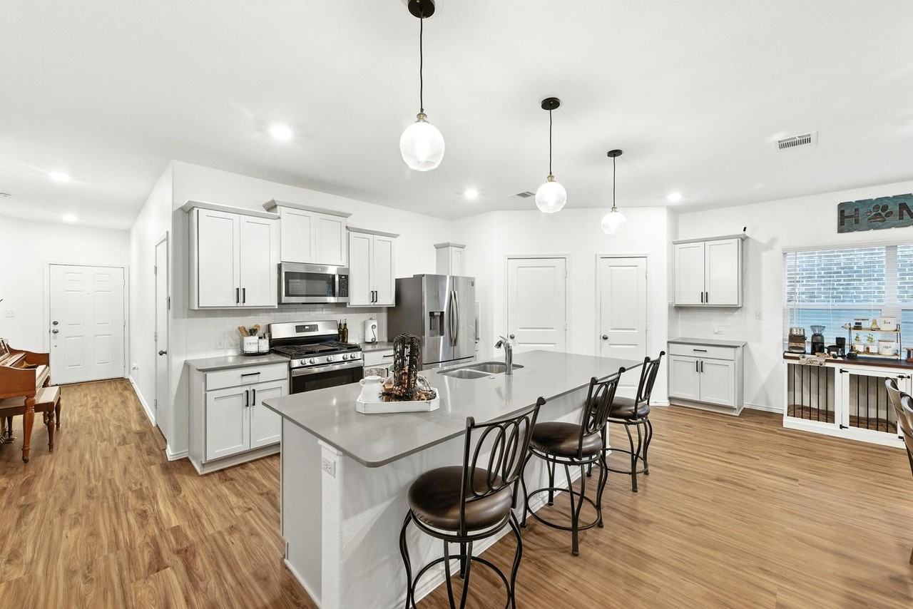 112 Cherry Ridge Rd - Photo 5 of 34