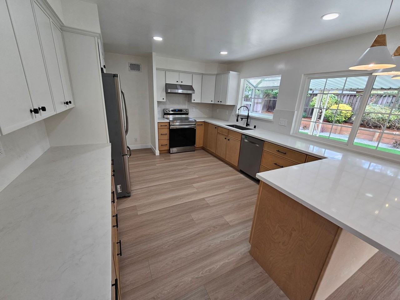 1824 Seville Way - Photo 3 of 18