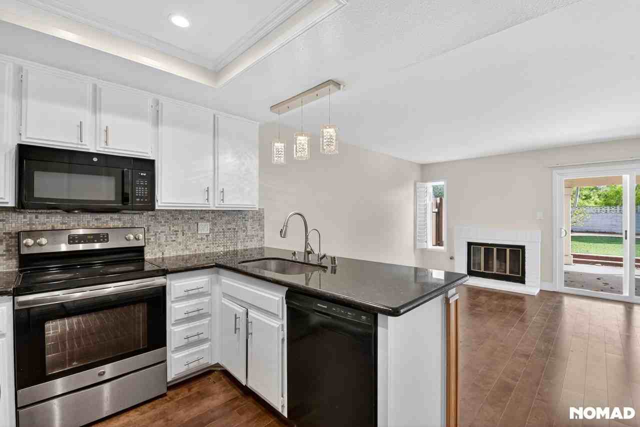 15865 Lofty Trail Dr - Photo 5 of 42