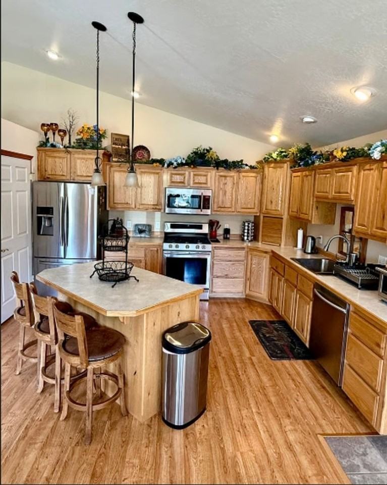 6102 Avon Ln - Photo 2 of 21