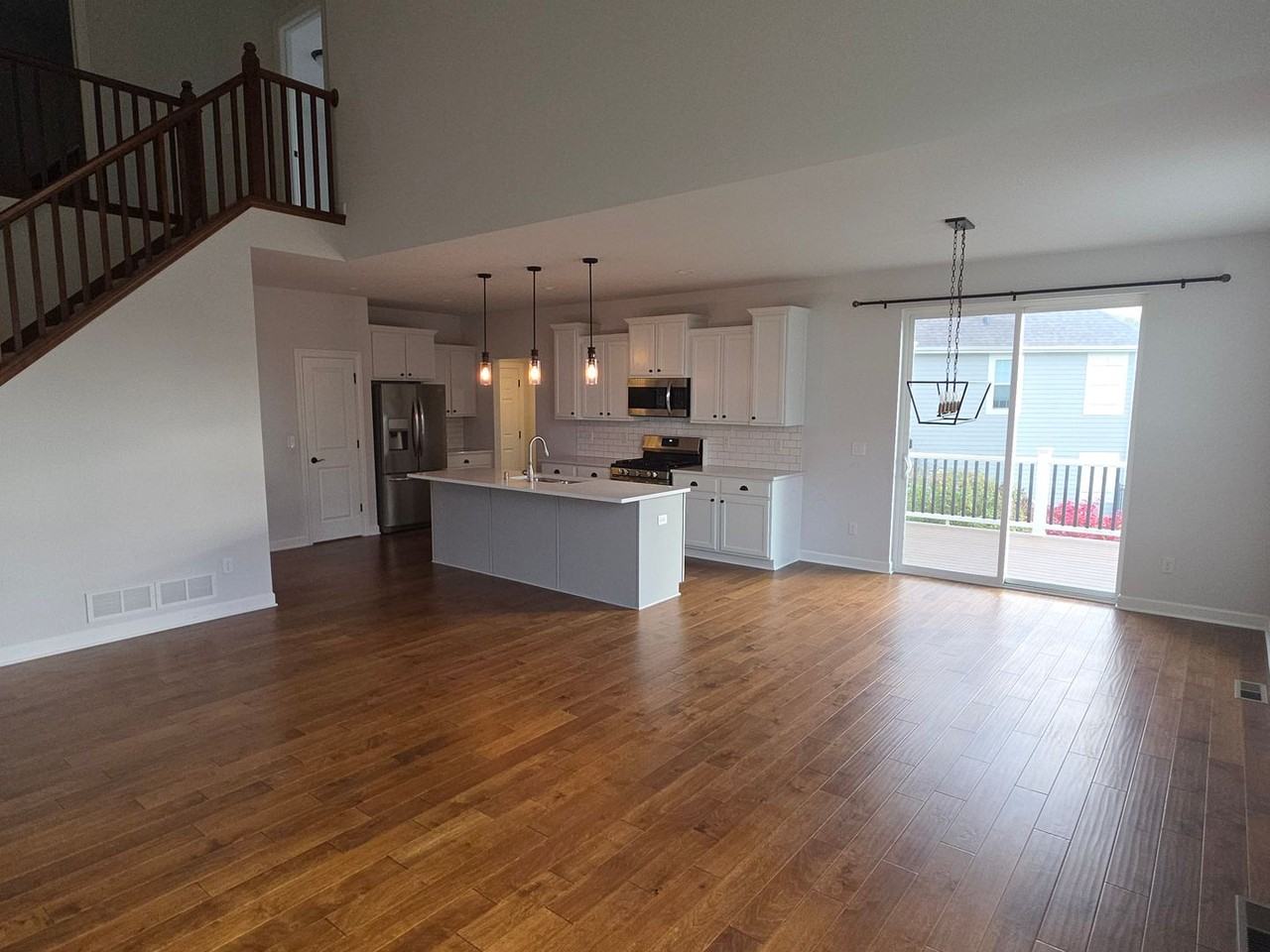 W239N3743 River Birch Ct - Photo 4 of 45