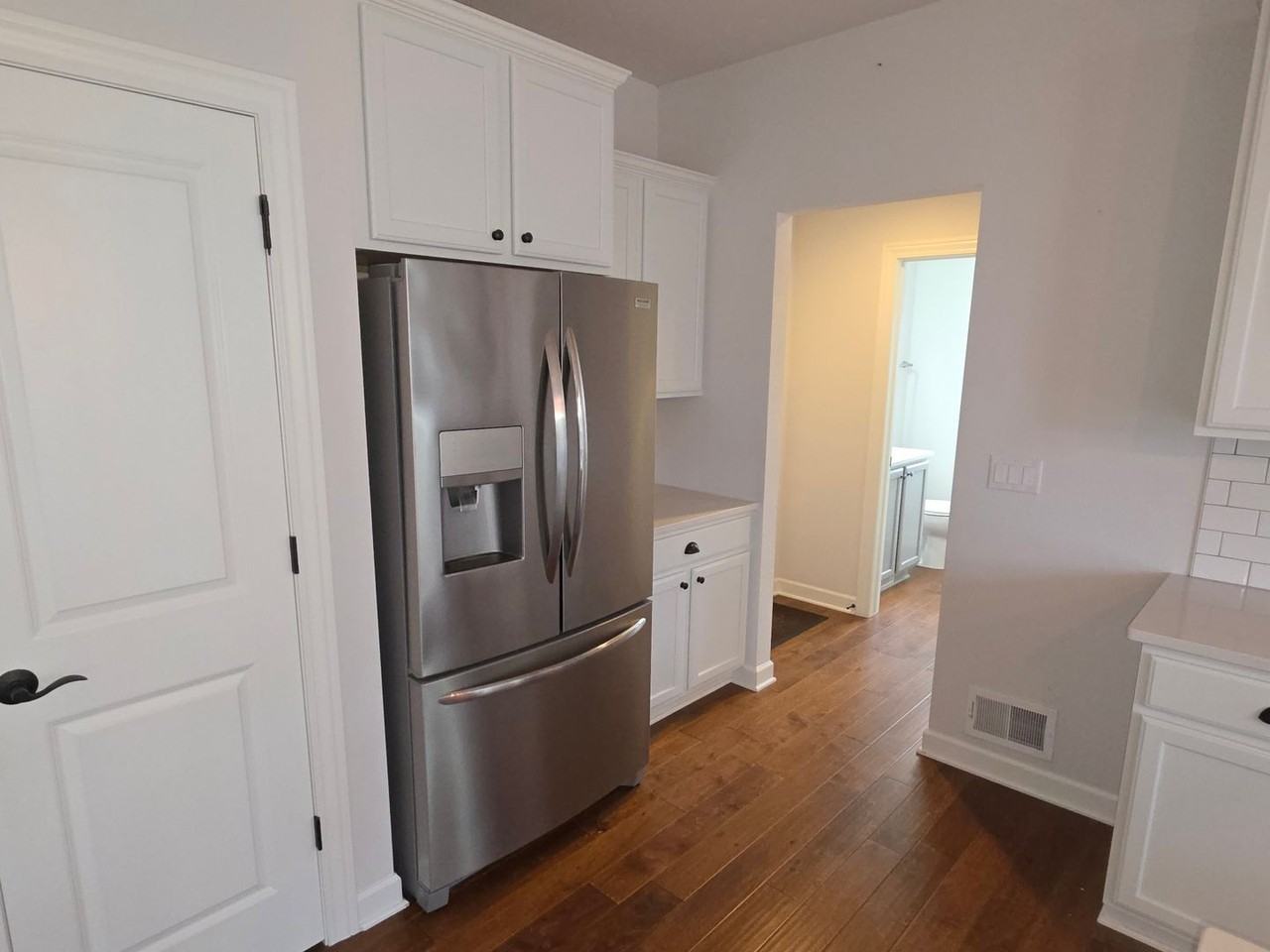 W239N3743 River Birch Ct - Photo 7 of 45