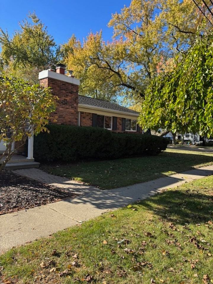 798 Sunset Street - Photo 3 of 21