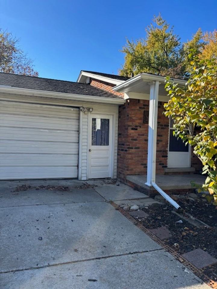 798 Sunset Street - Photo 4 of 21