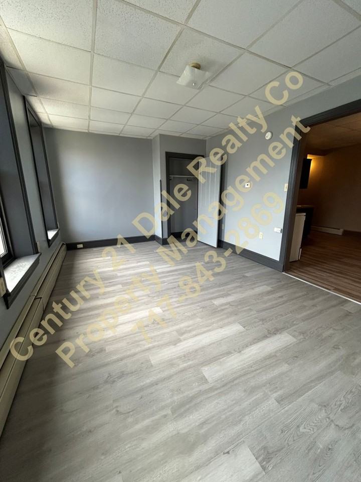 Locust Street 815 - Photo 3 of 31