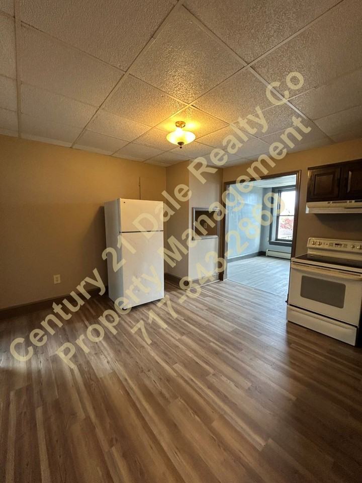 Locust Street 815 - Photo 7 of 31