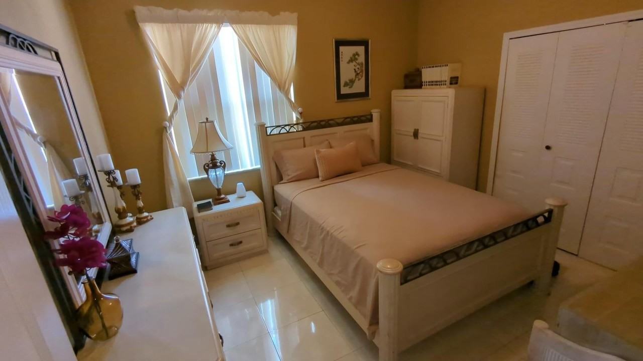 1481 Sw 105th Ave - Photo 6 of 9