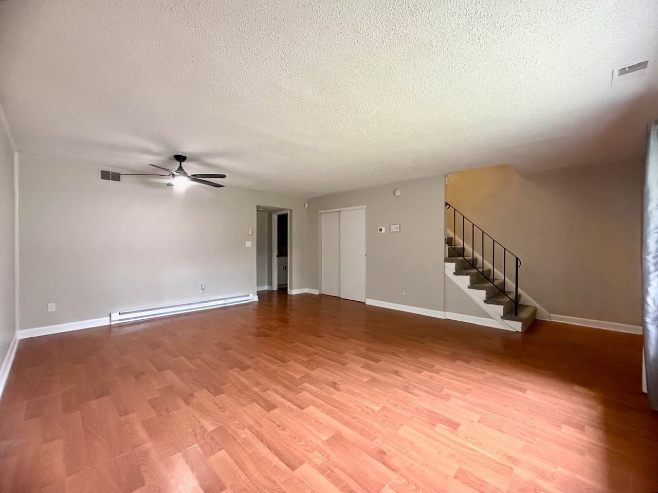 3307 Shasta Ct - Photo 3 of 13