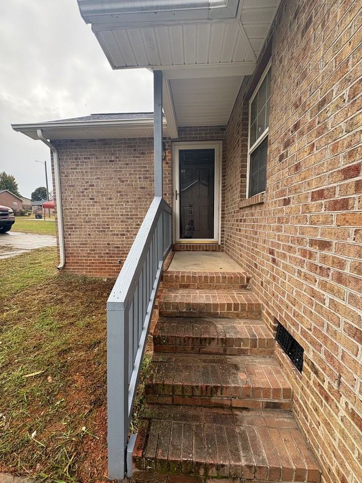 209 Thomas Street - Photo 3 of 16