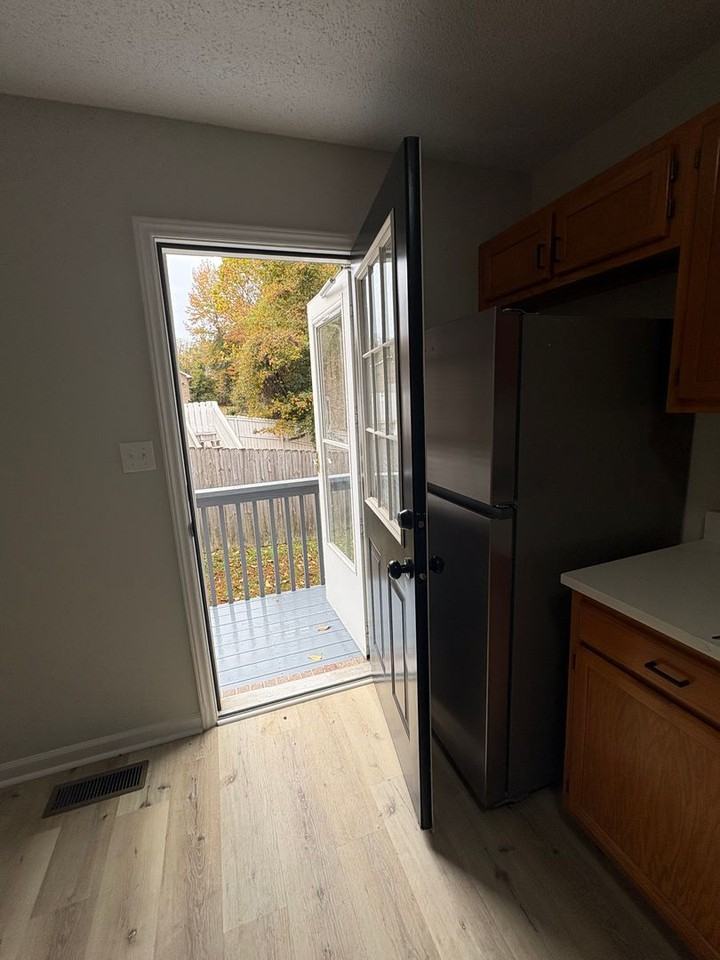 209 Thomas Street - Photo 7 of 16