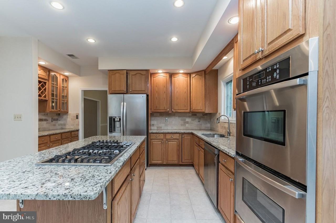 13907 Willow Tree Dr - Photo 5 of 12