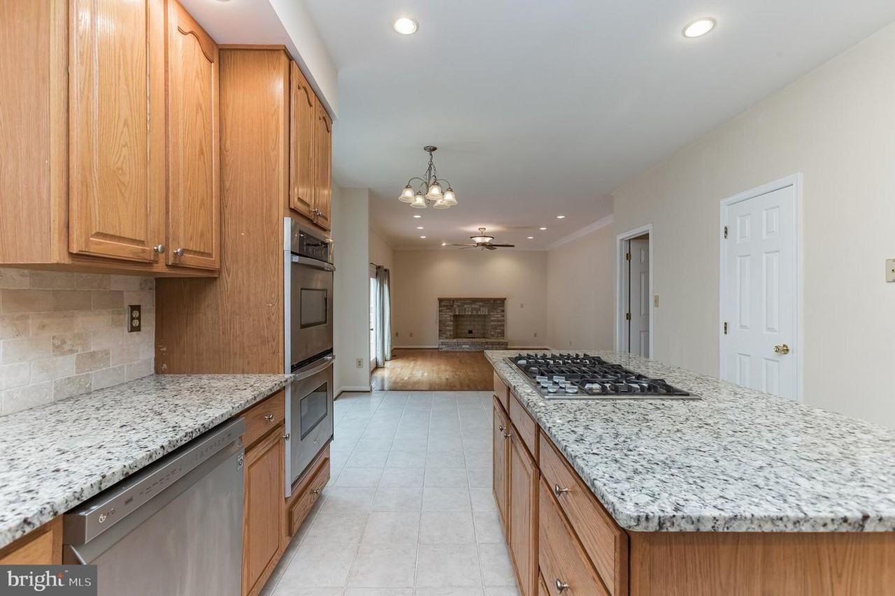 13907 Willow Tree Dr - Photo 7 of 12