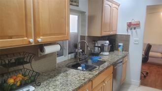 616 Se 8th Ave - Photo 1 of 1