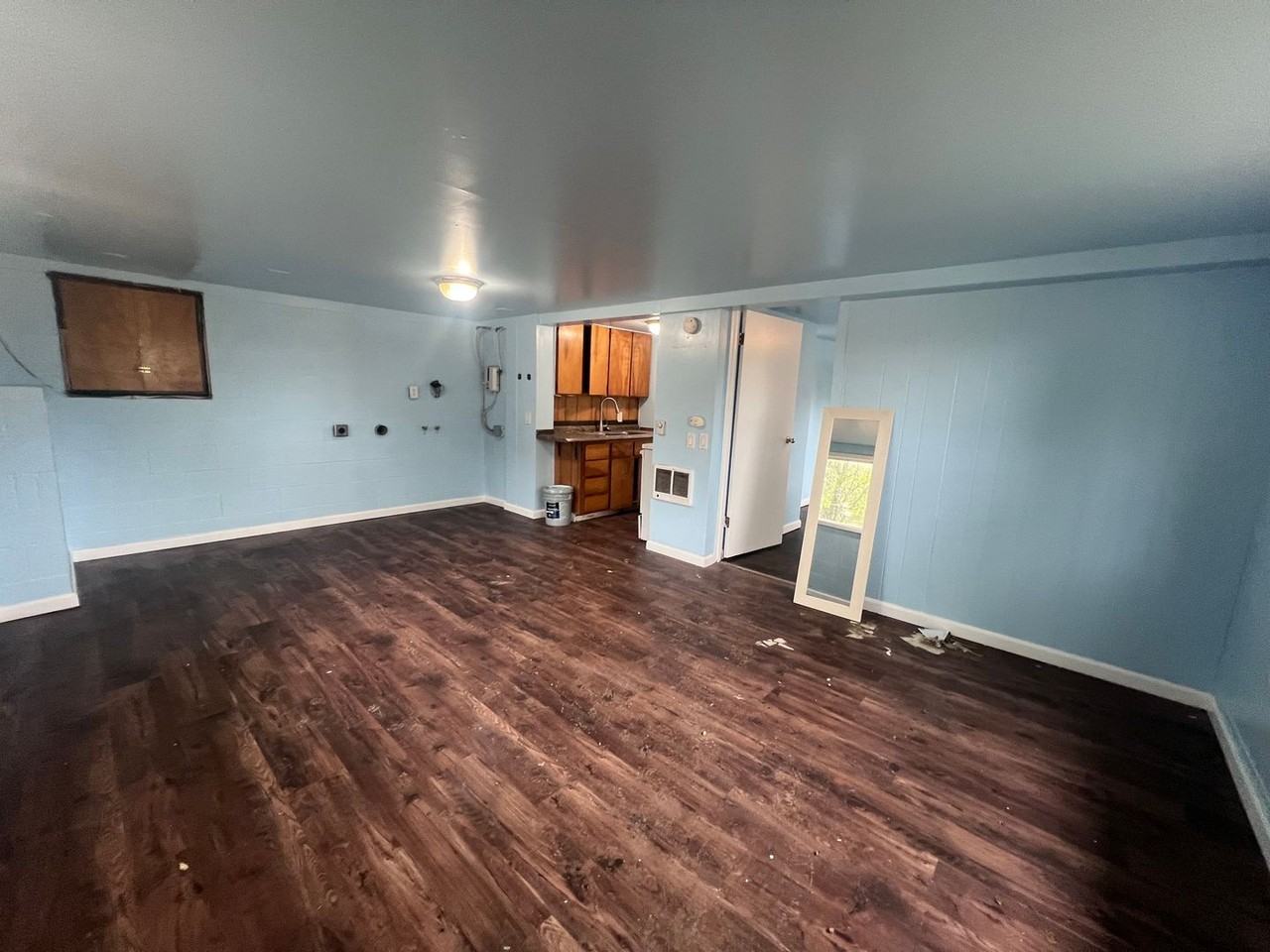 1203 Roosevelt Blvd W