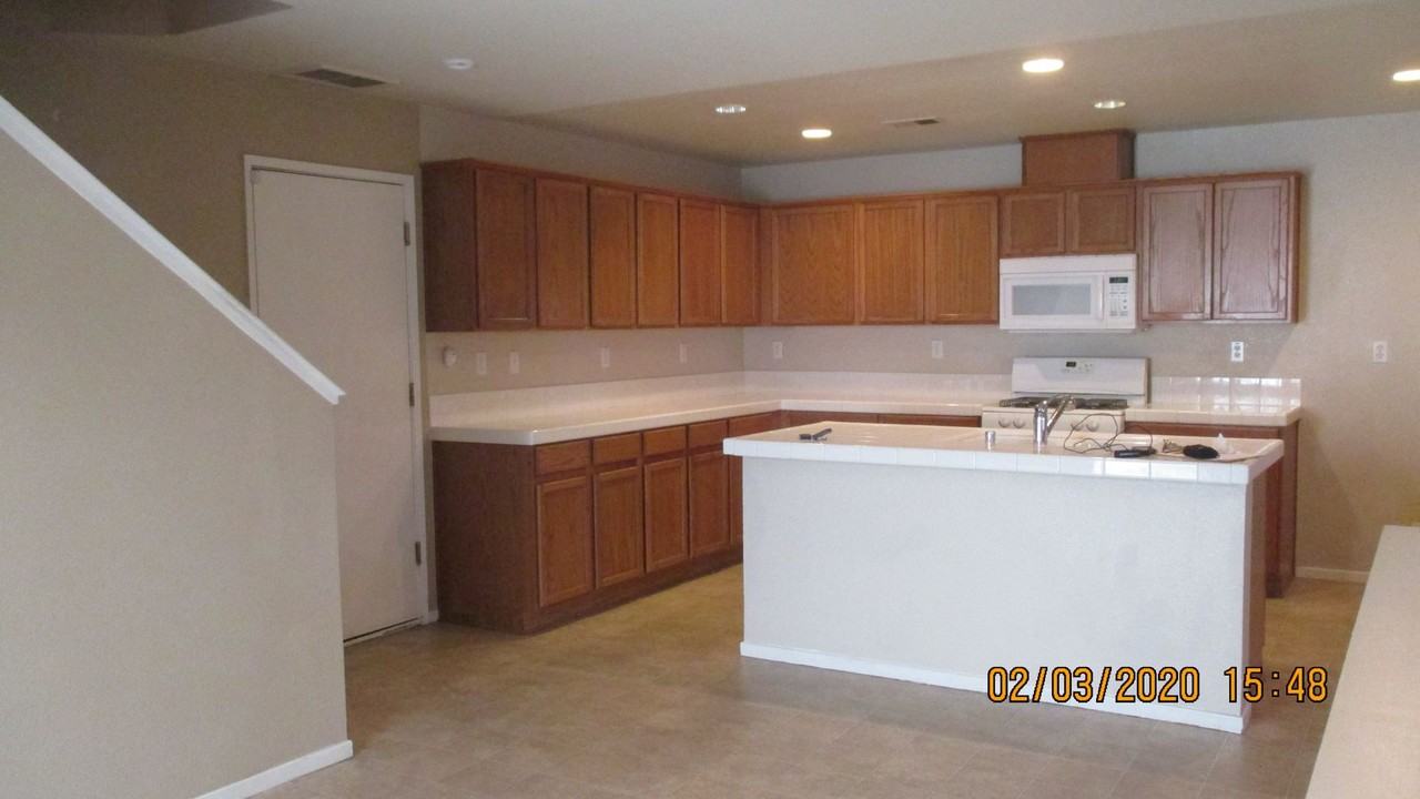 3124 Puffin Cir - Photo 3 of 35