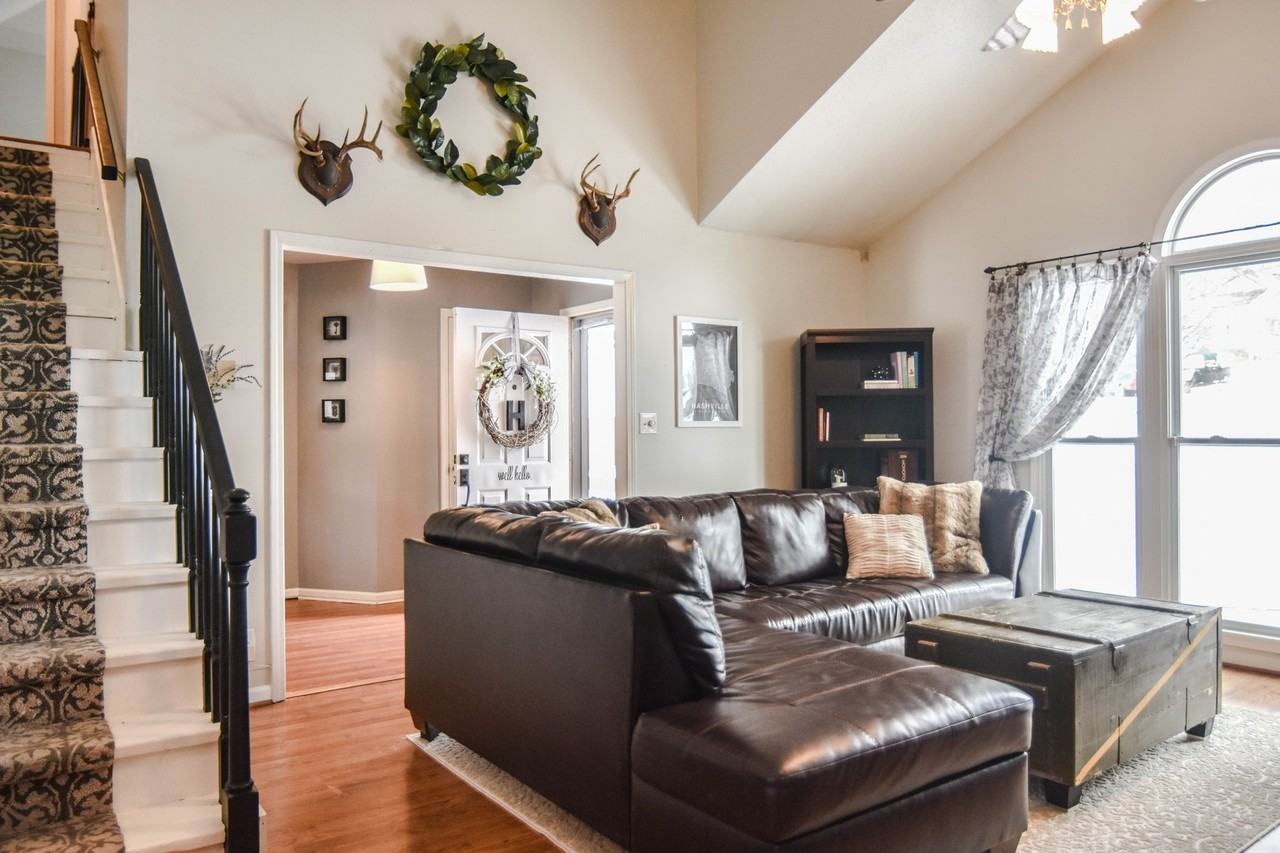 2009 W Creek Ct - Photo 3 of 20