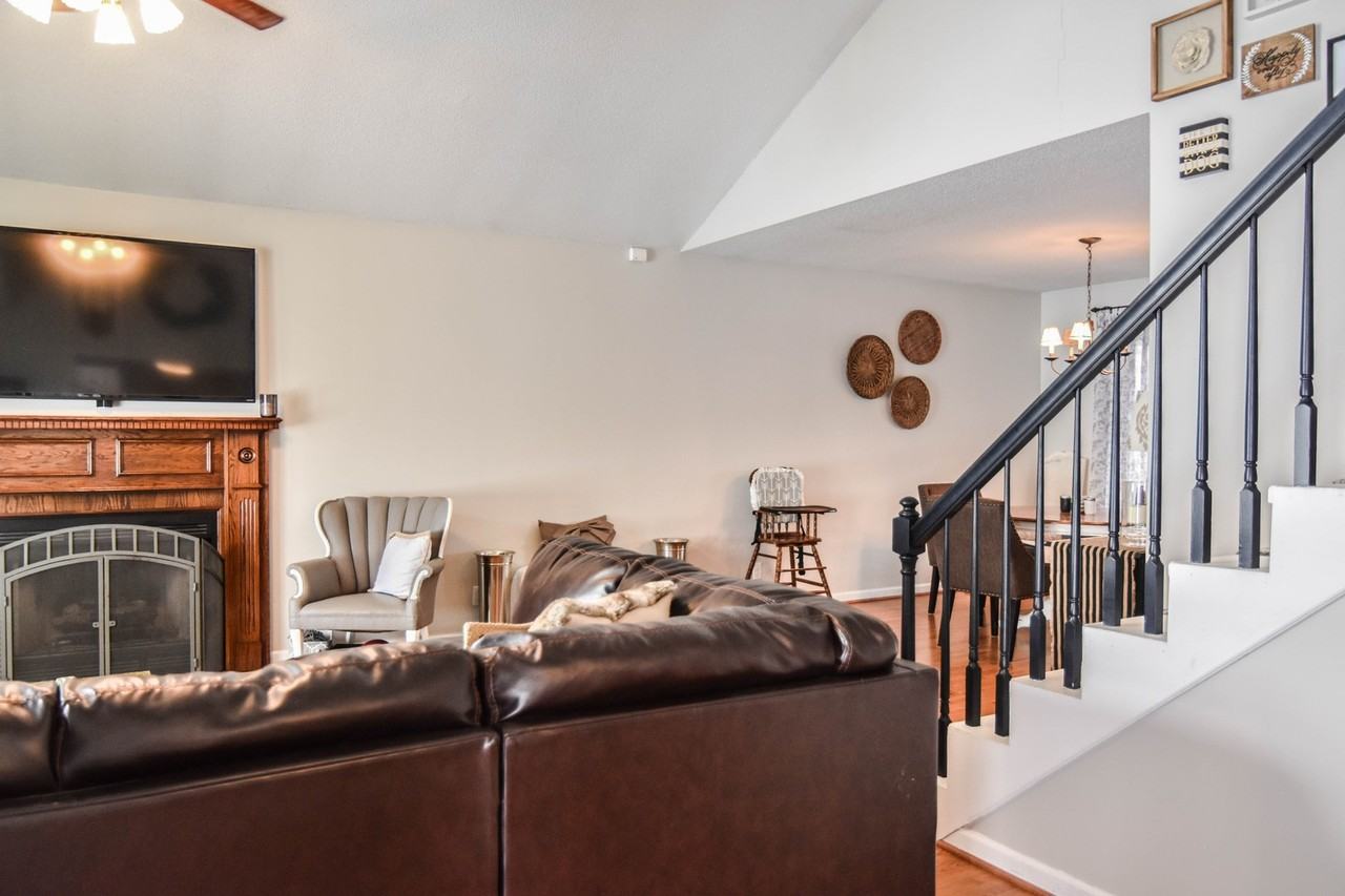 2009 W Creek Ct - Photo 4 of 20