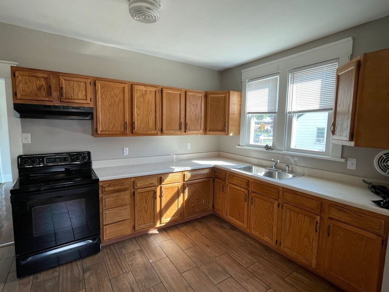 2100 Gordon Ave - Photo 5 of 23