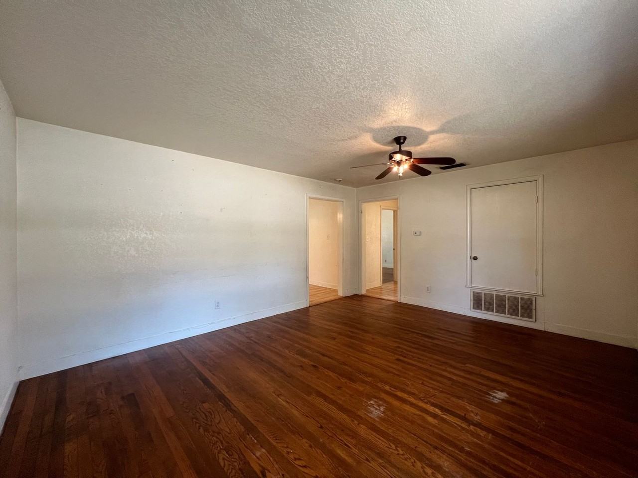 305 East Rd - Photo 3 of 9