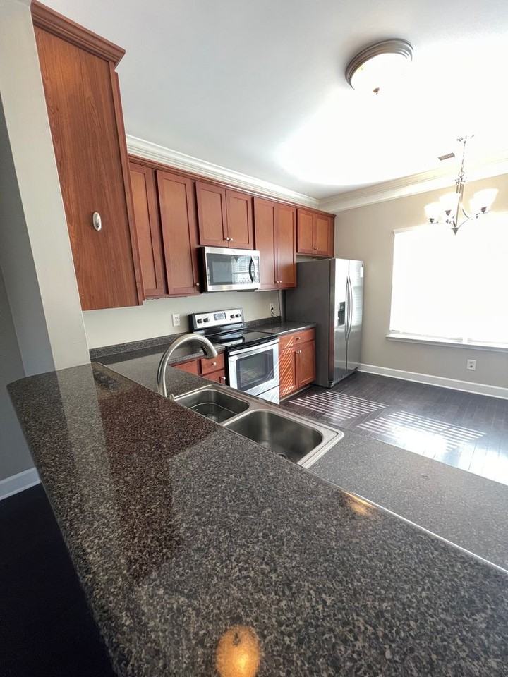 3204 Dothan Ln - Photo 6 of 25