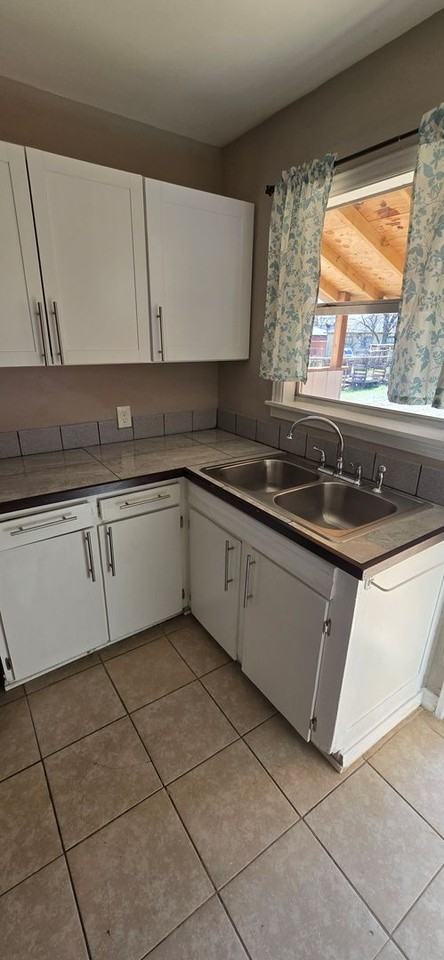 1912 Wood St - Photo 6 of 10