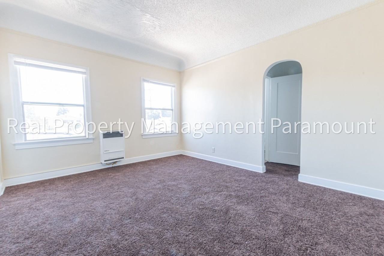 1628 W 45th St - Photo 3 of 9