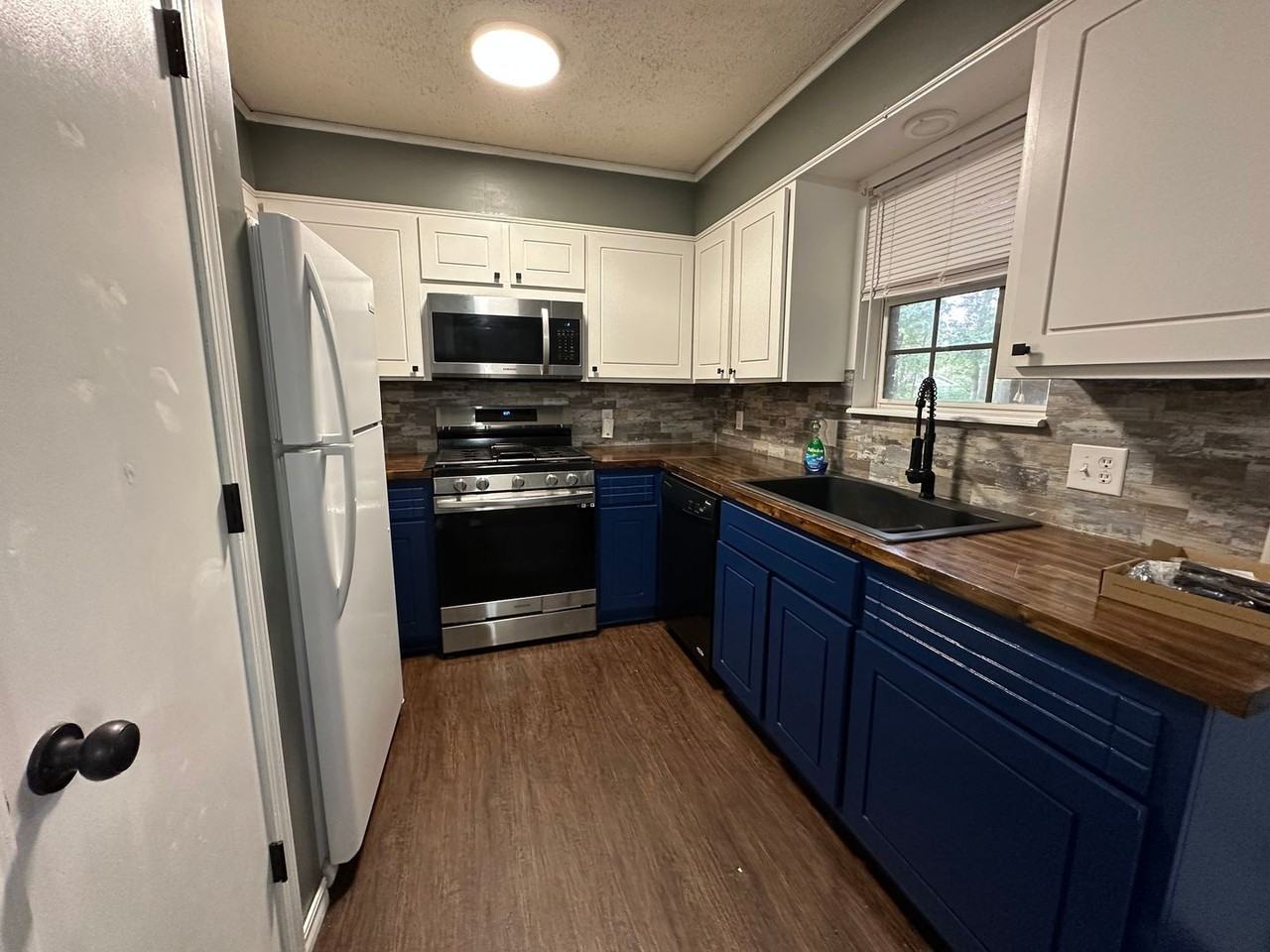610 W 4th Pl - Photo 5 of 16