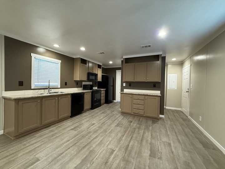 109 Janice Street - Photo 4 of 26