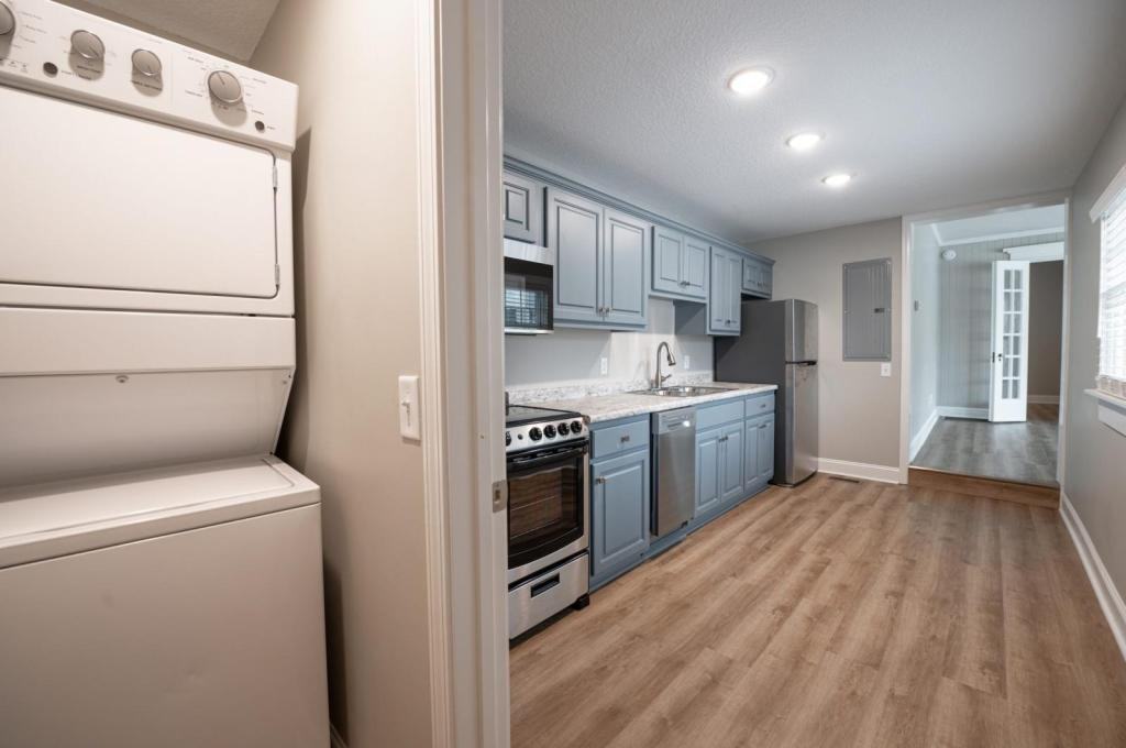 105 South Zetterower Avenue - Photo 4 of 8