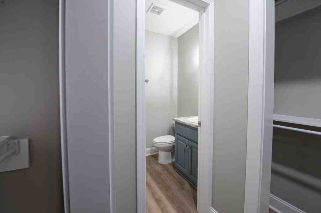 105 South Zetterower Avenue - Photo 7 of 8