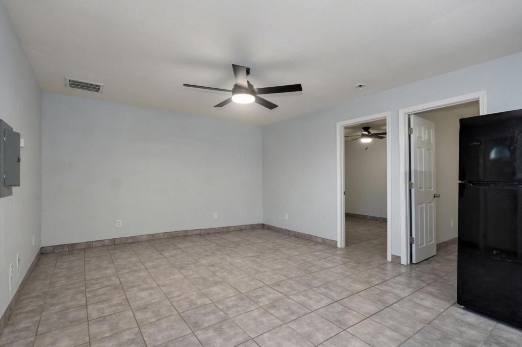 22142 Main St - Photo 2 of 9