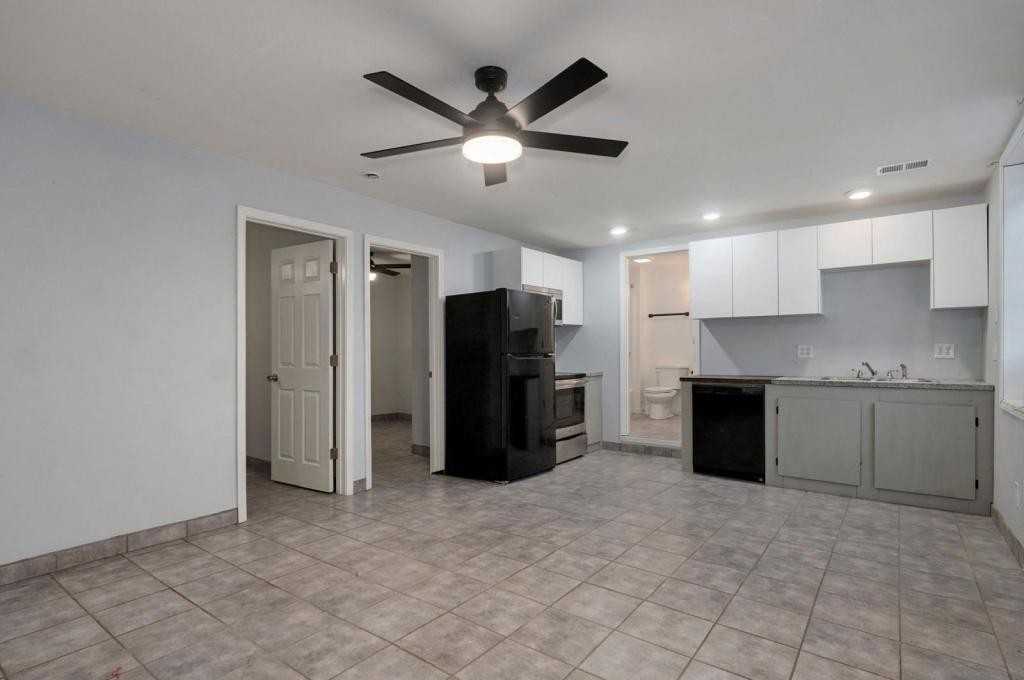 22142 Main St - Photo 3 of 9