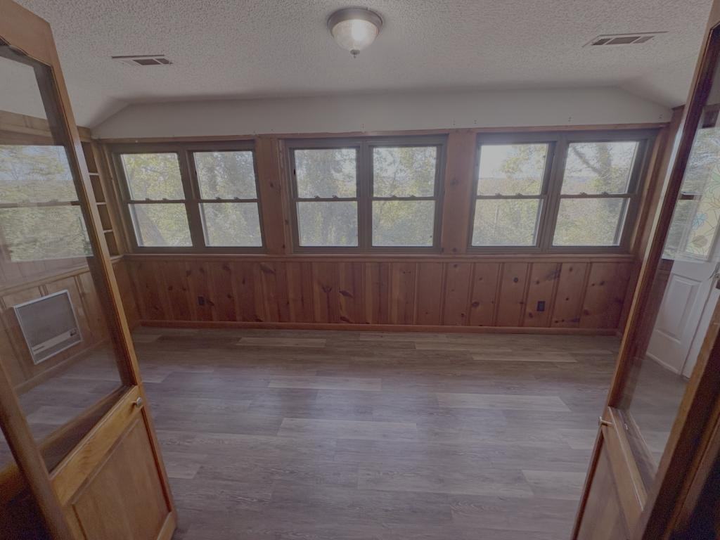 475375 Twin Falls Road - Photo 2 of 22