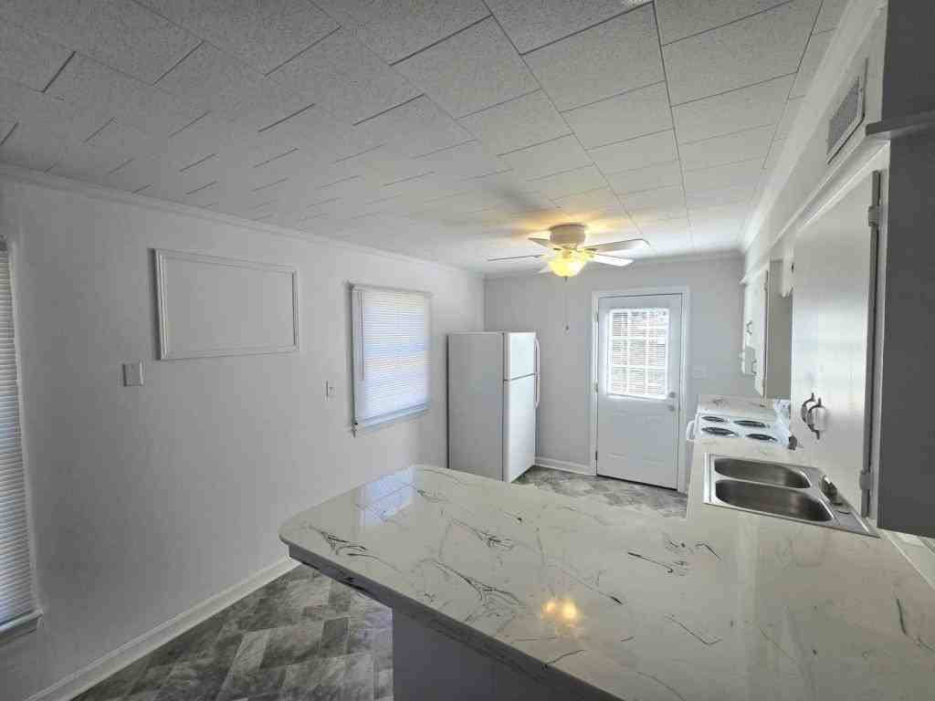 417 10th Ave S - Photo 3 of 11